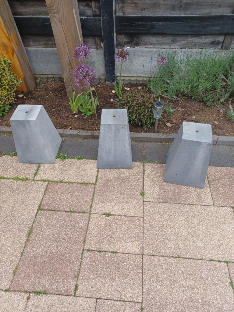 Betonpoer antraciet, Ophalen
