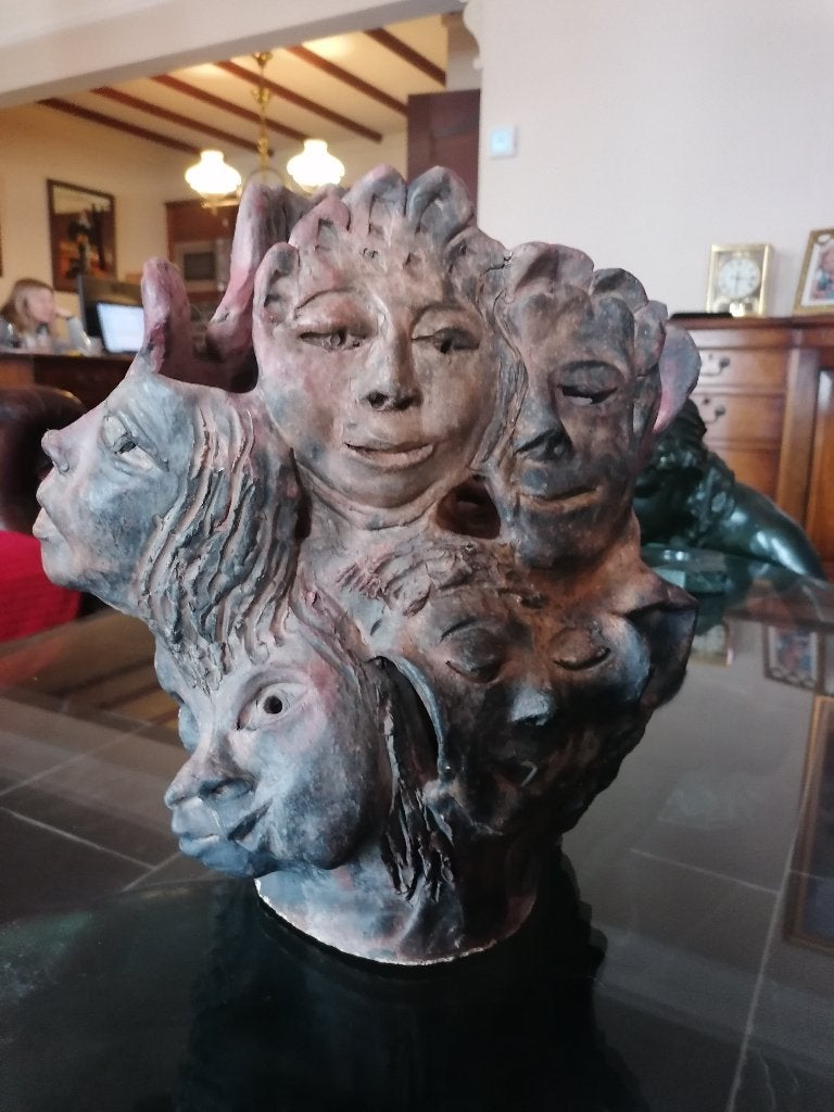 Terra cotta beeldhoud werk gesigneerd, Ophalen