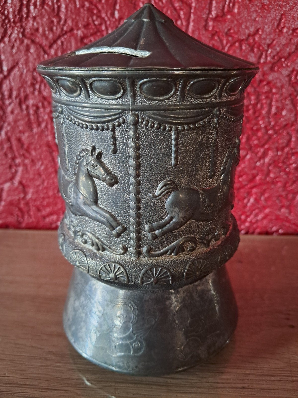 Vintage verzilverde carrousel spaarpot., Ophalen of Verzenden