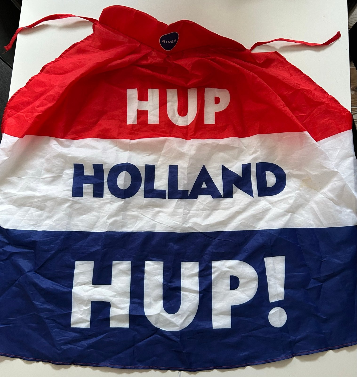 Hup Holland Hup Juichcape Nederlands Elftal Oranje Fan, Verzamelen, Sportartikelen en Voetbal, Ophalen of Verzenden, Zo goed als nieuw