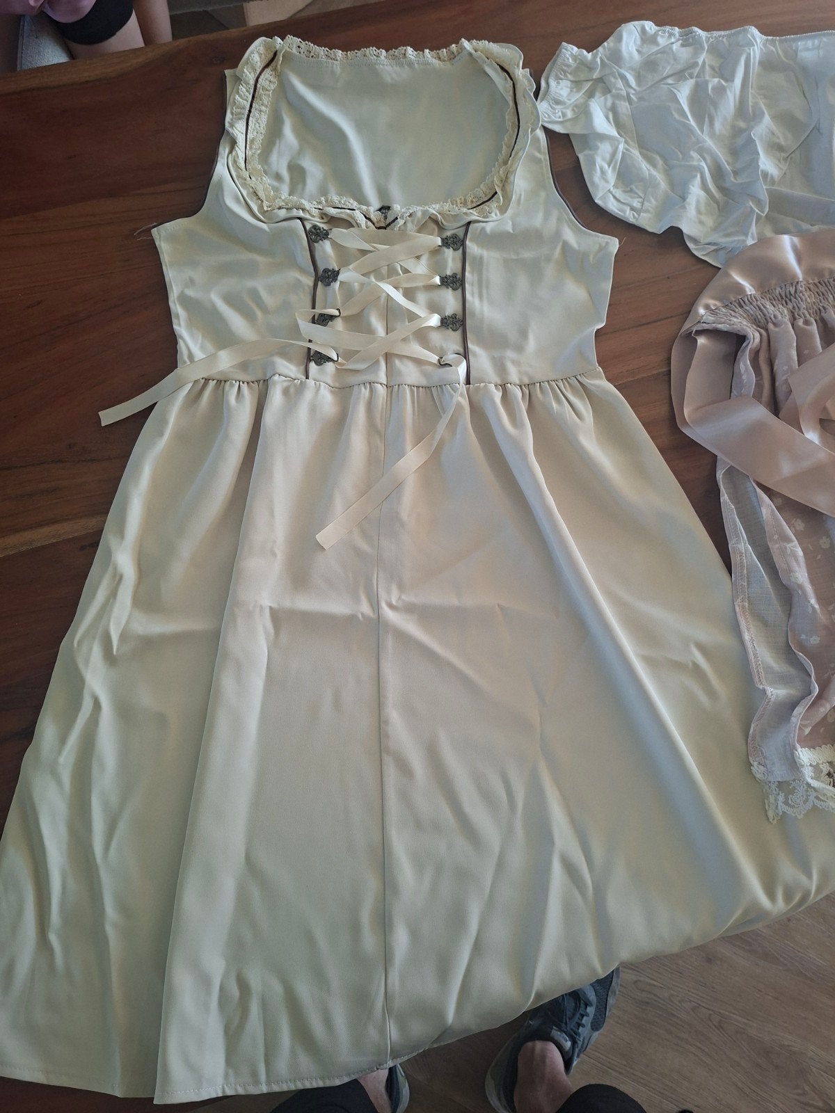 Nieuw Crèmekleurige Dirndl Jurk met Roze Schort en Blouse, Beige, Nieuw, Ophalen of Verzenden, Onbekend