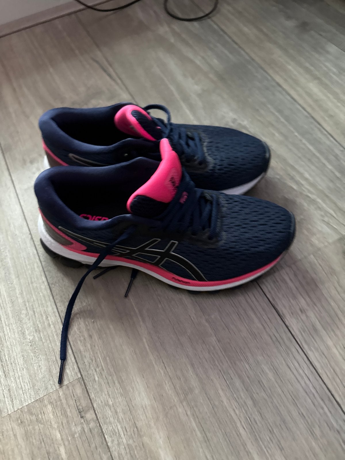 ASICS GT-1000 Sportschoenen - Blauw/Roze - Zo goed als nieuw, Ophalen of Verzenden, Zo goed als nieuw, Blauw, Sportschoenen