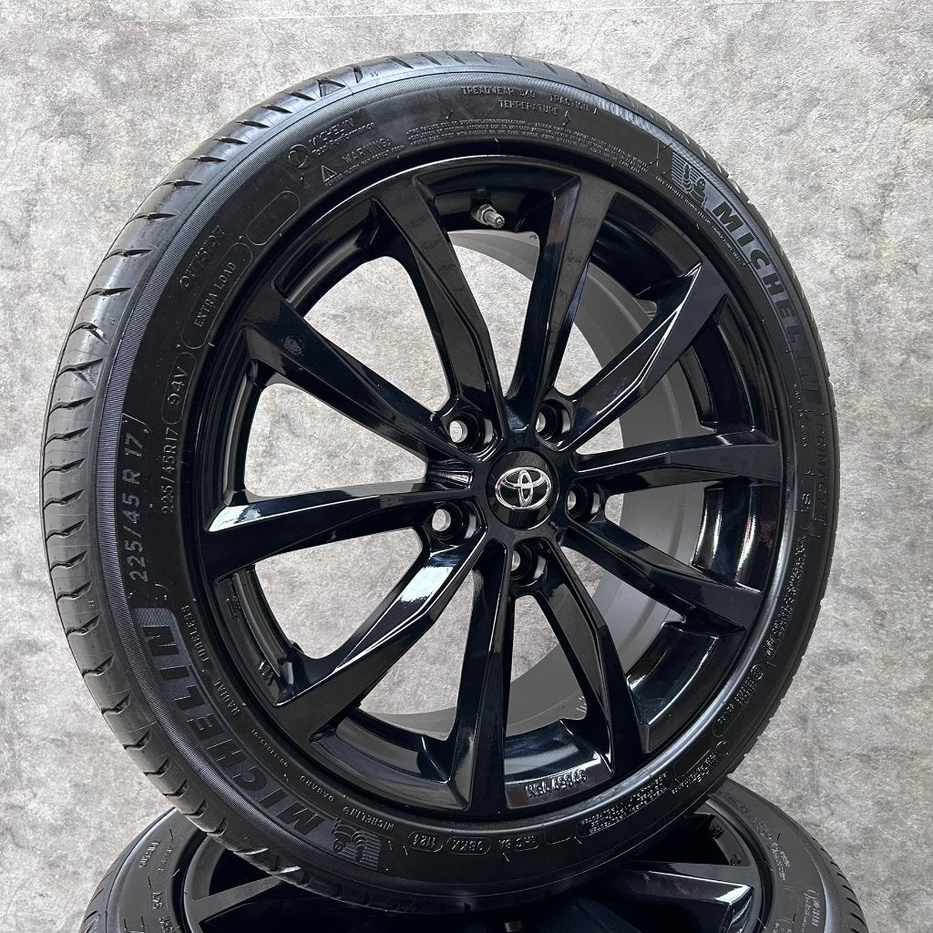 NIEUWE 17 inch originele velgen + zomerbanden Toyota Auris, Banden en Velgen, Nieuw, Ophalen of Verzenden, Personenwagen