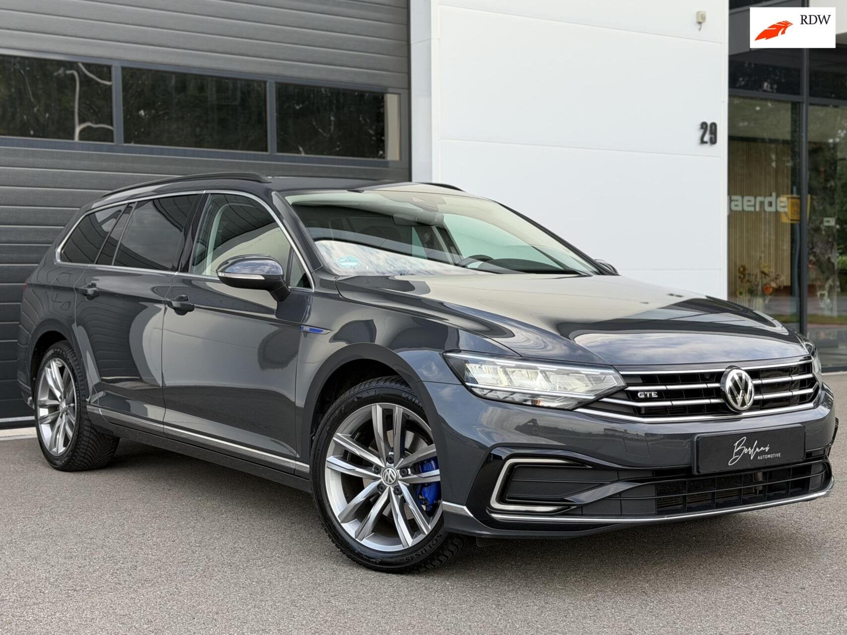 Volkswagen Passat 1.4 TSI PHEV GTE Trekhaak|Dealer Ondh, Stof, Gebruikt, Zwart, 4 cilinders