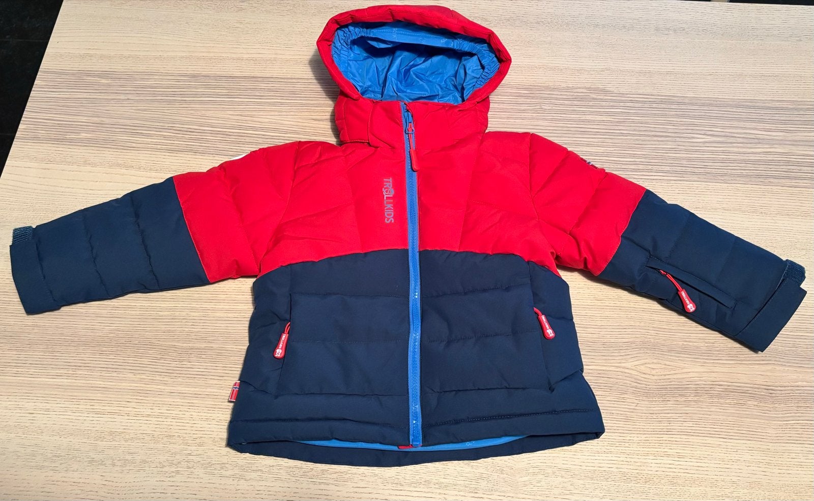 Trollkids winterjas rood/blauw - Nieuw, Ophalen of Verzenden, Nieuw, Jongen of Meisje, Jas