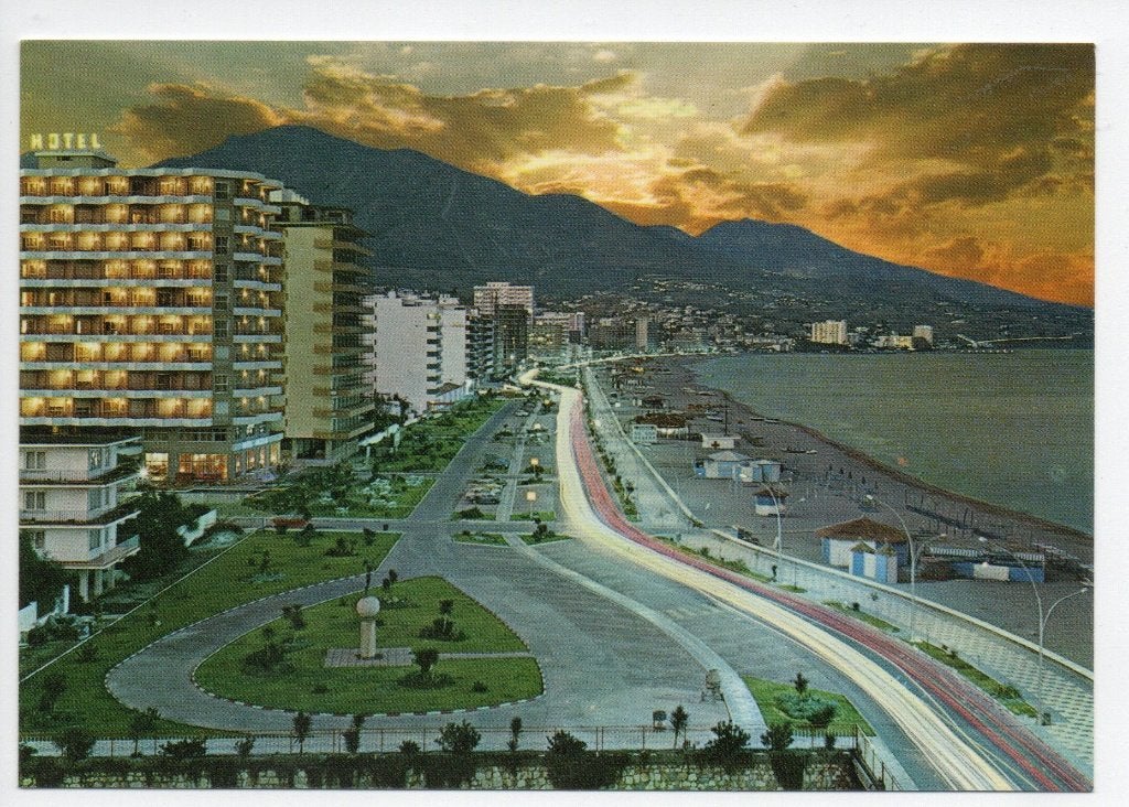 Spanje. Ansichtkaart Fuengirola, Costa del Sol - Nachtzicht., Ophalen of Verzenden, 1960 tot 1980, Ongelopen, Spanje