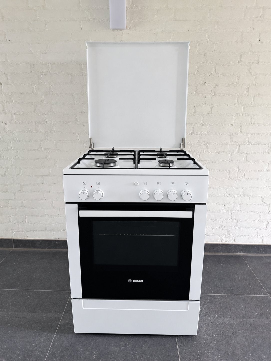 Bosch fornuis werkt uitstekend zeer mooi, Ophalen, 4 kookzones, Zo goed als nieuw, Gas