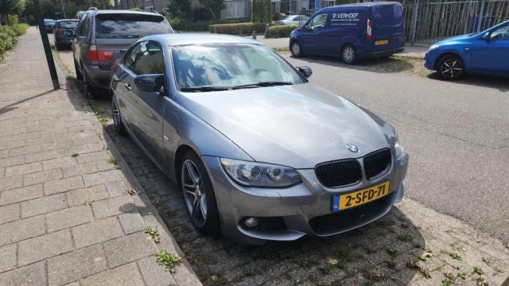 BMW 3-Serie 2.0 I 320 Coupe AUT 2013 Grijs, Automaat, 1995 cc, Zwart, 4 cilinders