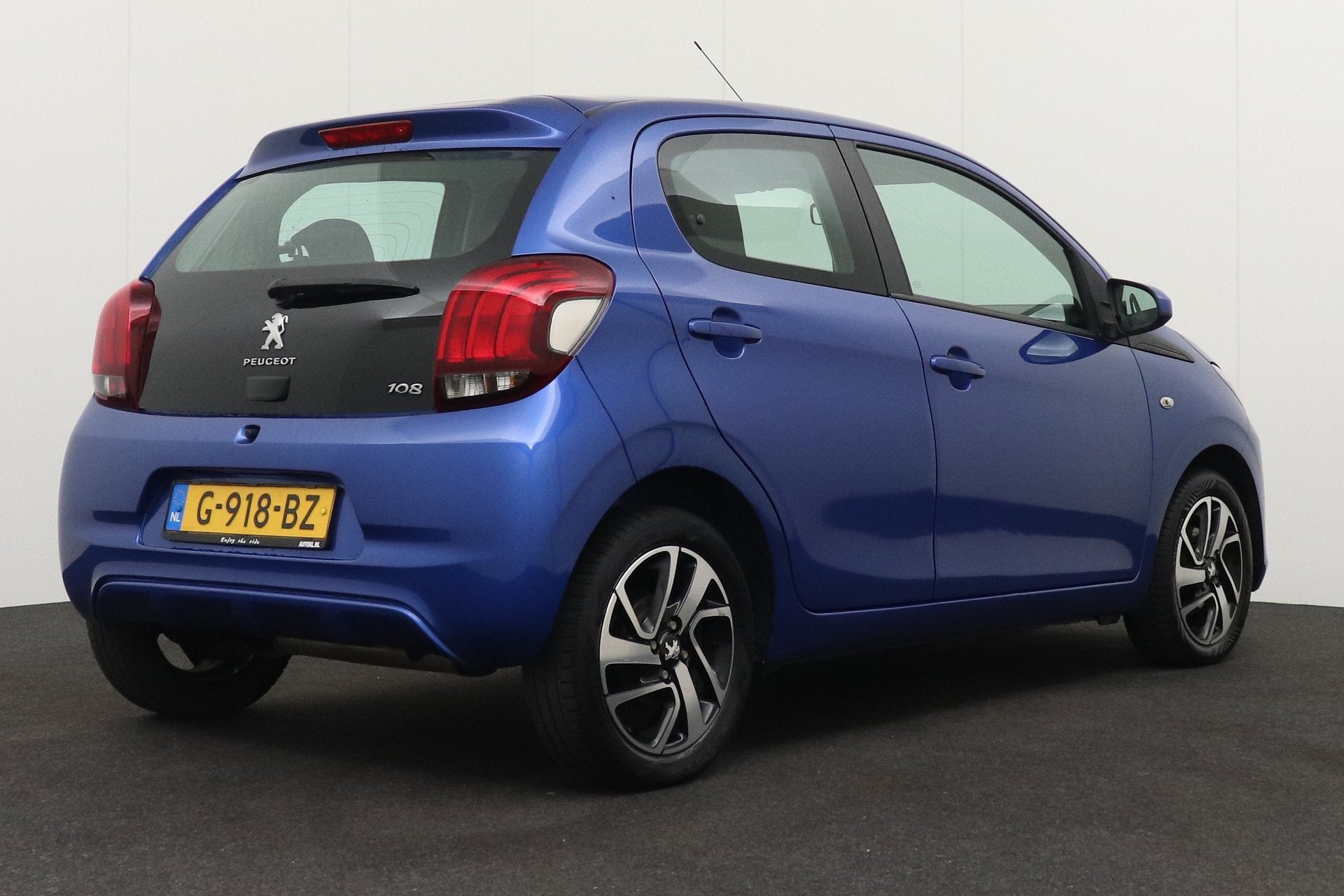 Peugeot 108 1.0 e-VTi Allure Navi Airco LMV 15" (bj 2019), Auto's, Peugeot, Voorwielaandrijving, Stof, Gebruikt, Origineel Nederlands