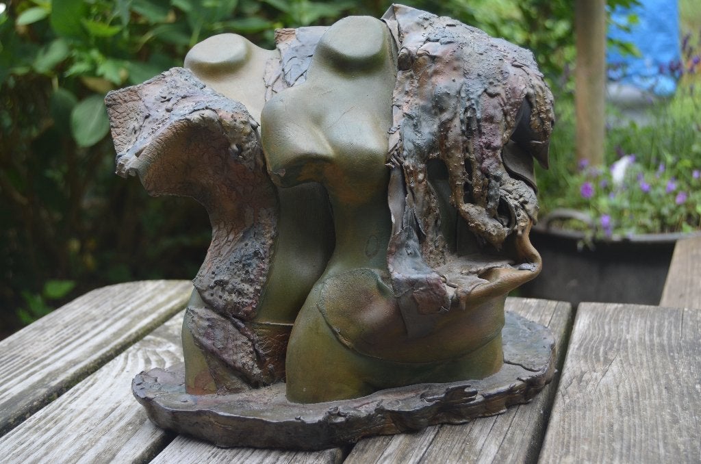 Terracotta en loden beeldengroep van 2 bustes, gesigneerd., Antiek en Kunst, Kunst | Beelden en Houtsnijwerken, Overige onderwerpen