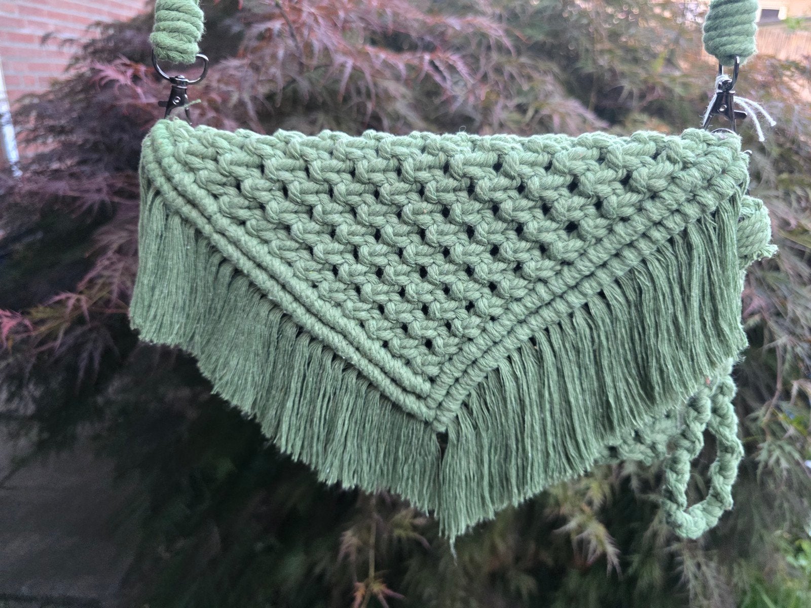 Handgemaakte saliegroene macramé schoudertas | Boho stijl, Ophalen of Verzenden, Nieuw