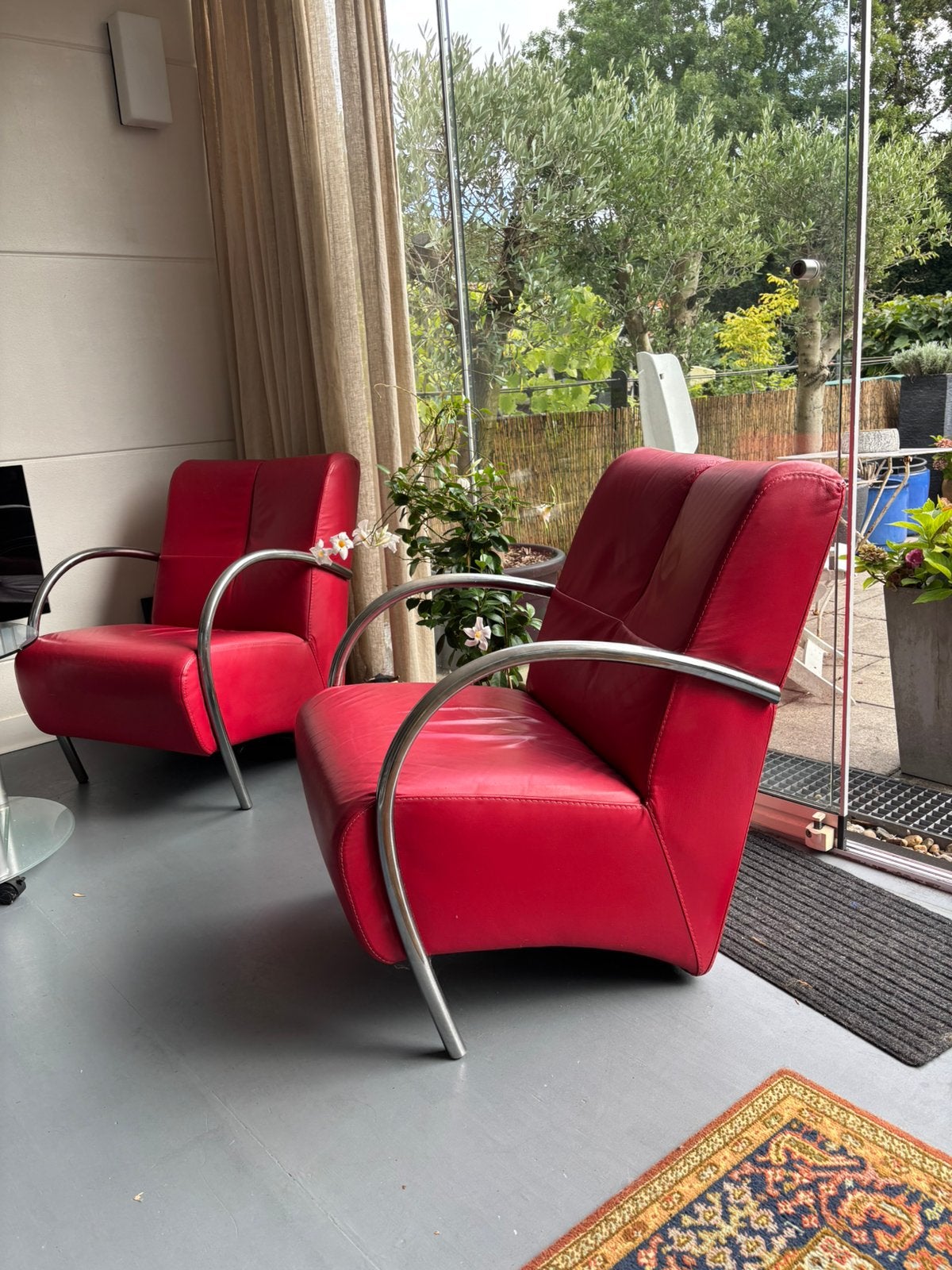 2 leren rode Fauteuils, Ophalen, Zo goed als nieuw, 50 tot 75 cm, Leer