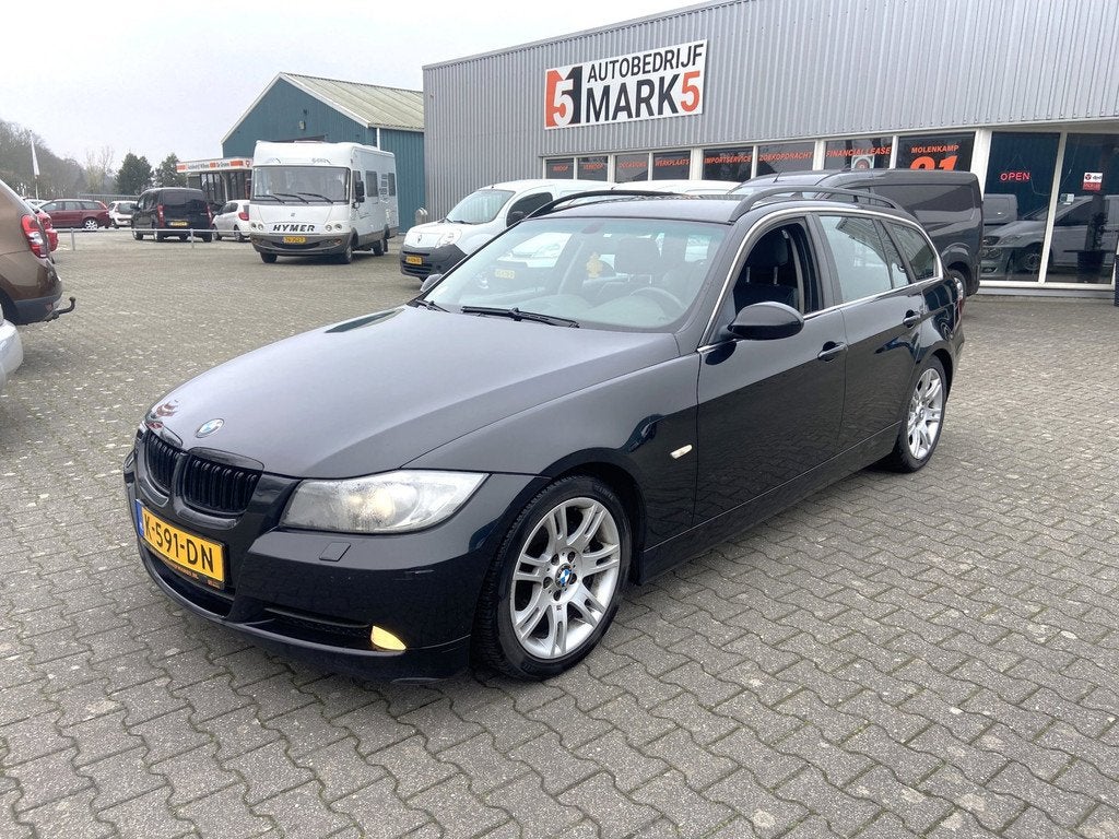 BMW 3-serie Touring 325i leer/navi/trekhaak, Achterwielaandrijving, Gebruikt, Zwart, 2497 cc