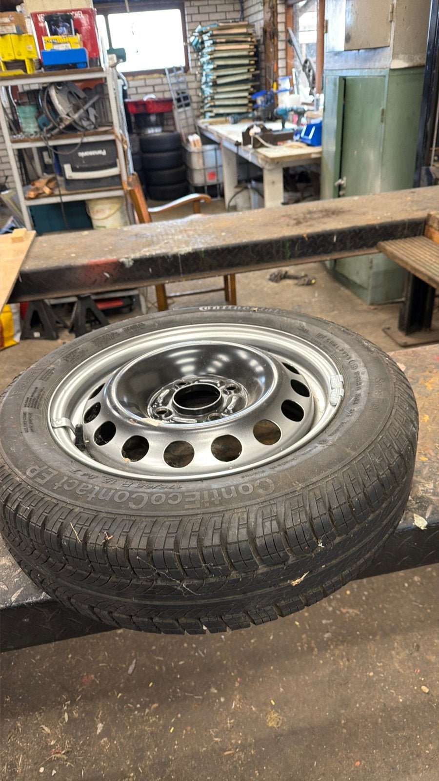 Band 175 65 15     met velg steek 4x114,3 volvo v40 s40, Ophalen, ., Zo goed als nieuw, .