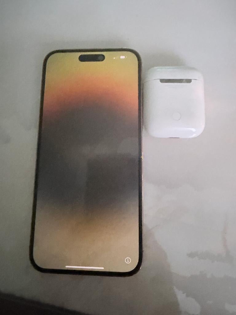 iPhone 14 Pro Max zo goed als nieuw met AirPods erbij, Telecommunicatie, Mobiele telefoons | Apple iPhone, Ophalen of Verzenden
