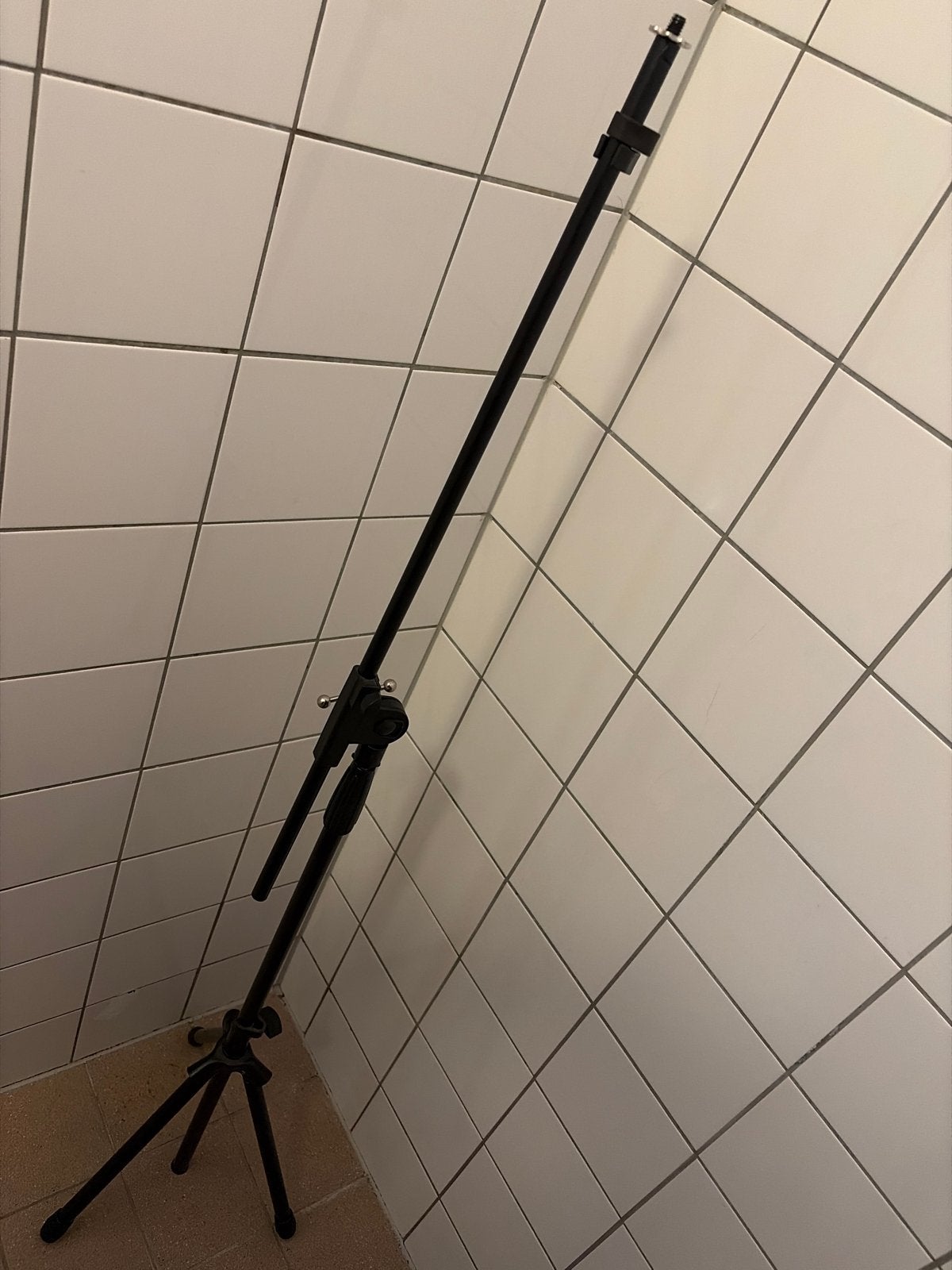 Microfoonstandaard met boomarm, Muziek en Instrumenten, Standaards, Ophalen, Zo goed als nieuw, Instrumentstandaard, Microfoon