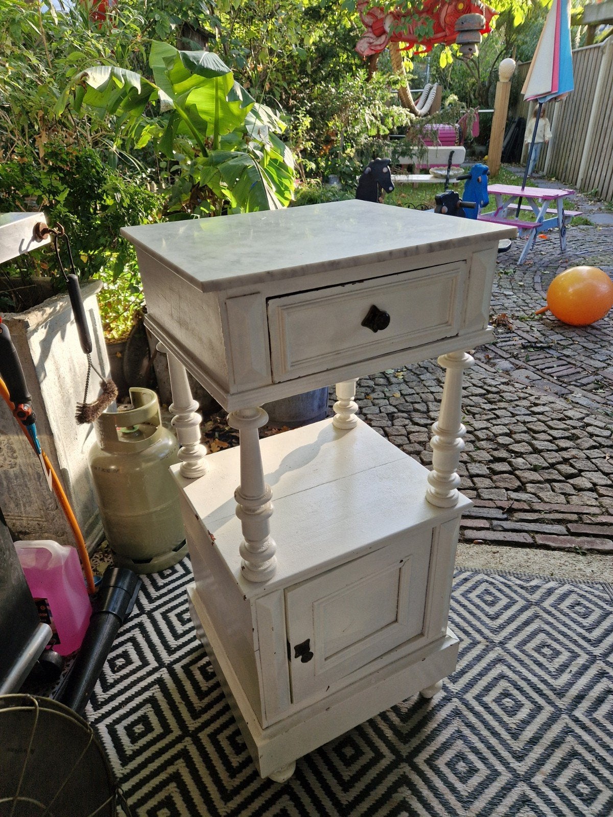 Opknap Brocante Nachtkastje met Marmeren Blad, Ophalen