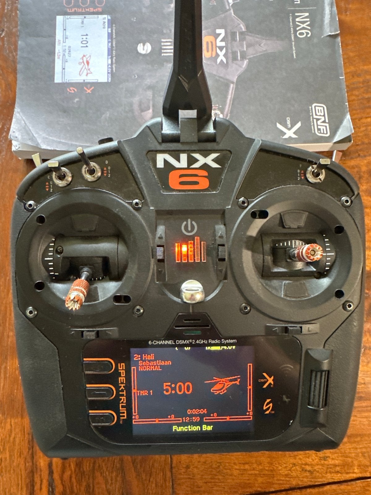 Spektrum NX6 6-kanaals DSMX zender Nieuwstaat, Hobby en Vrije tijd, Modelbouw | Radiografisch | Vliegtuigen, Ophalen, Zo goed als nieuw
