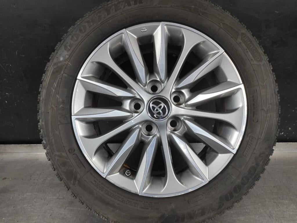 Velgen set + banden Toyota Verso 2016 ( 205-60-R16 ), Gebruikt, 16 inch, Banden en Velgen, Personenwagen