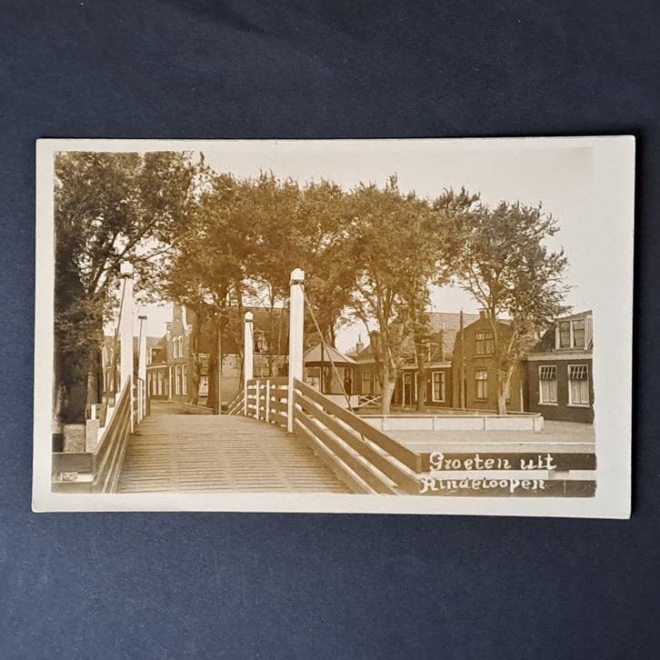 Fotokaart Hindeloopen Friesland Zicht op de Dorpskern 1930, Ophalen of Verzenden, 1920 tot 1940, Ongelopen, Friesland