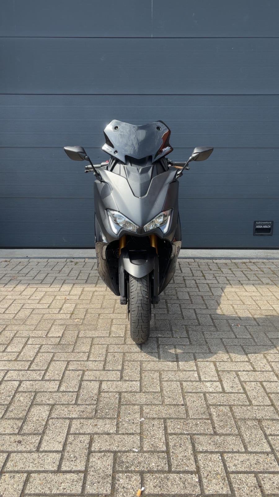 Yamaha t-max 2018, Ophalen