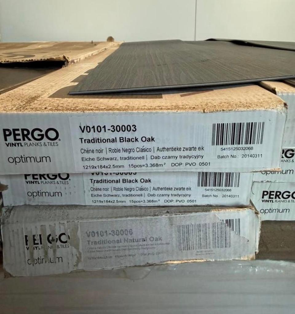 20 pakken Pergo Optimum PVC vloer – black oak, Kunststof, 50 tot 150 cm, Nieuw, Ophalen of Verzenden