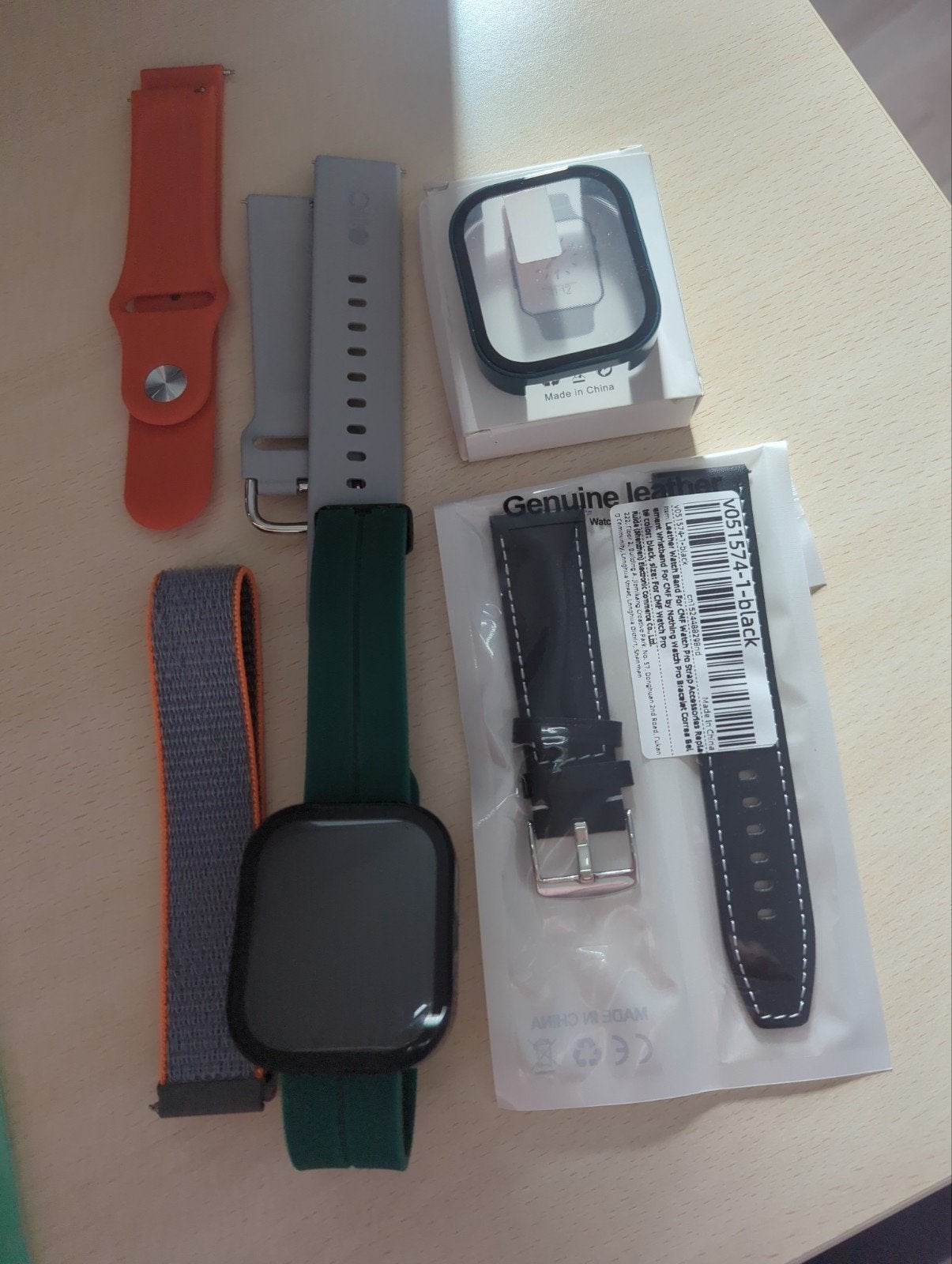 CMF watch pro met diverse bandjes en beschermhoesje, Gebruikt, Zwart, CMF by Nothing, Ophalen of Verzenden