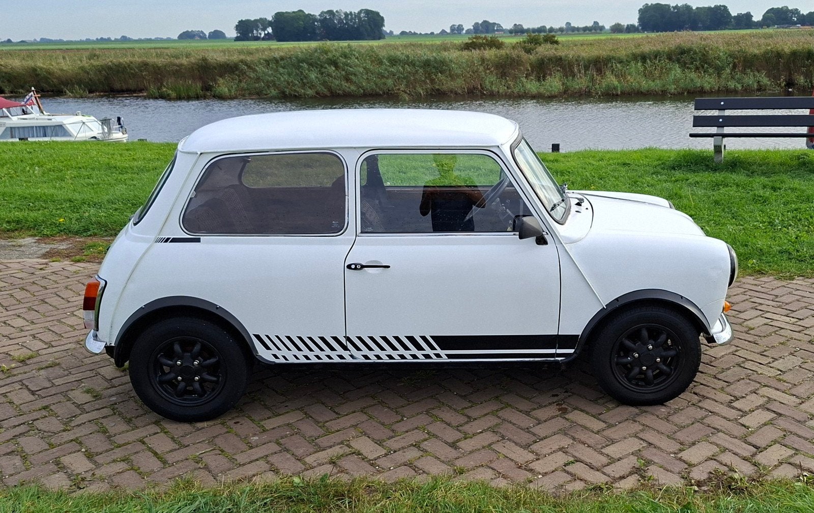 Belastingvrije Mini classic met APK!, Voorwielaandrijving, Stof, Zwart, Wit