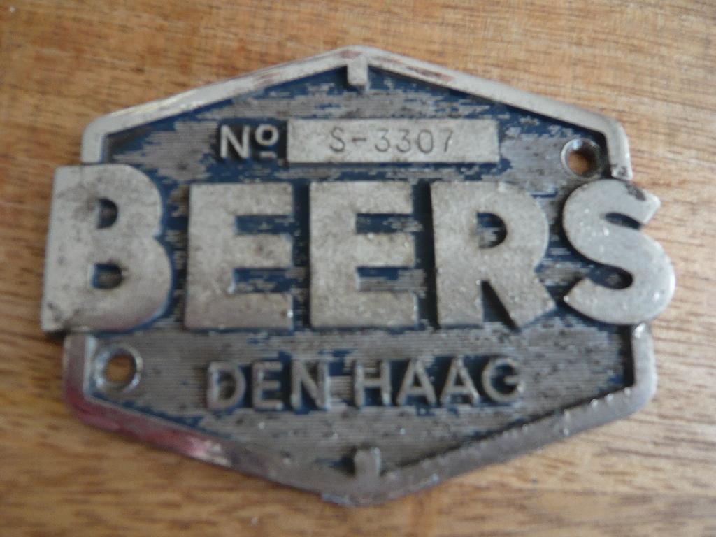 metalen embleem autobedrijf Beers Den Haag, Ophalen of Verzenden, Gebruikt, Auto's