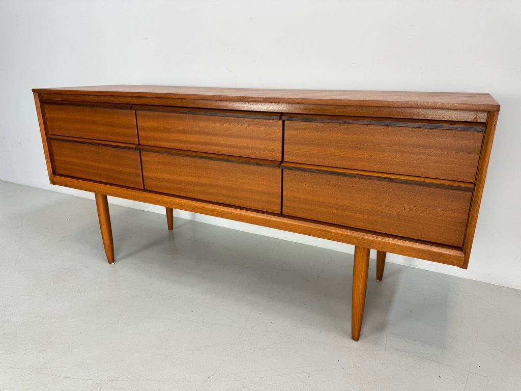 Vintage dressoir Austinsuite., Huis en Inrichting, Verzenden, Zo goed als nieuw, 25 tot 50 cm, 150 tot 200 cm