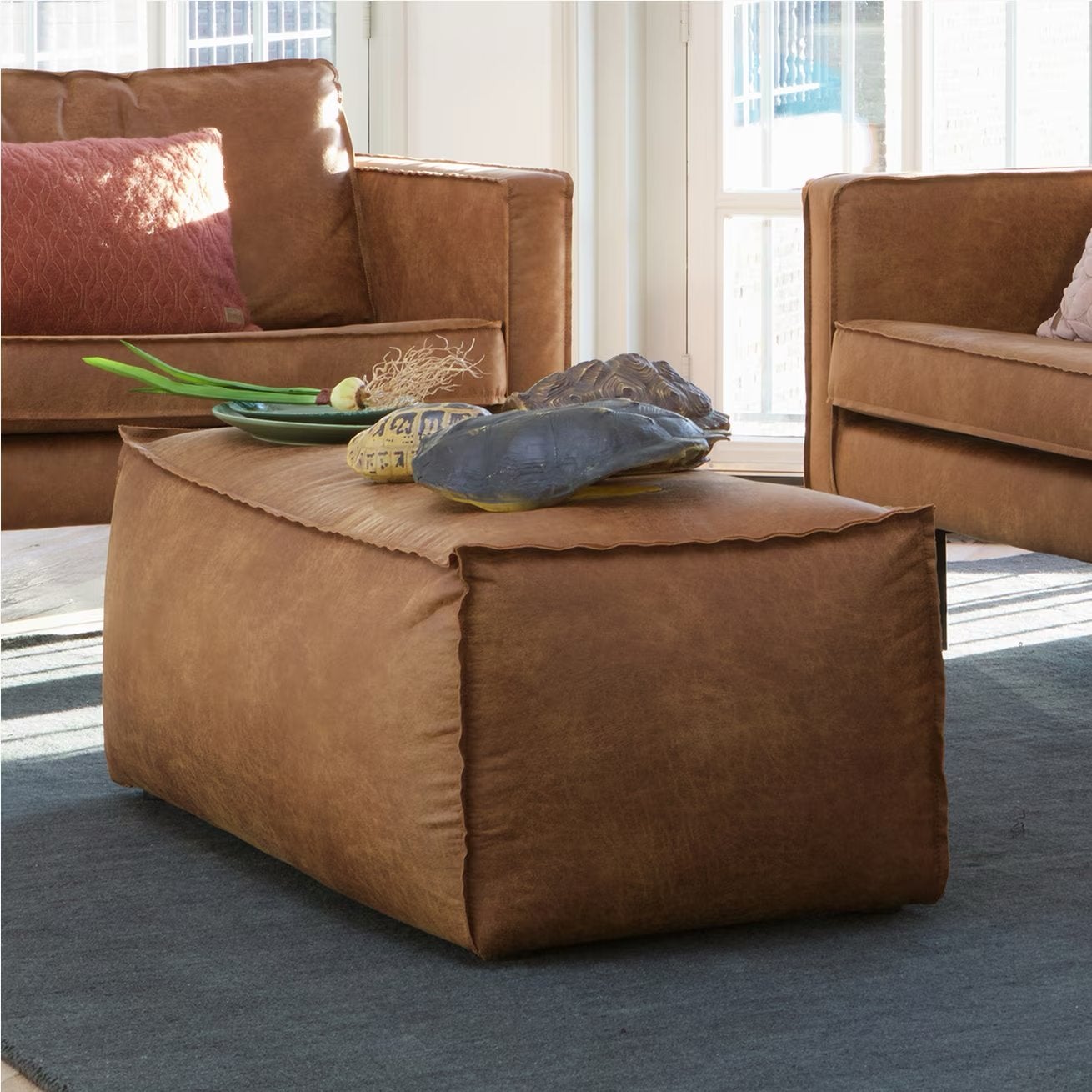 Hocker poef cognac, Ophalen, 100 tot 125 cm, Zo goed als nieuw, Rechthoekig