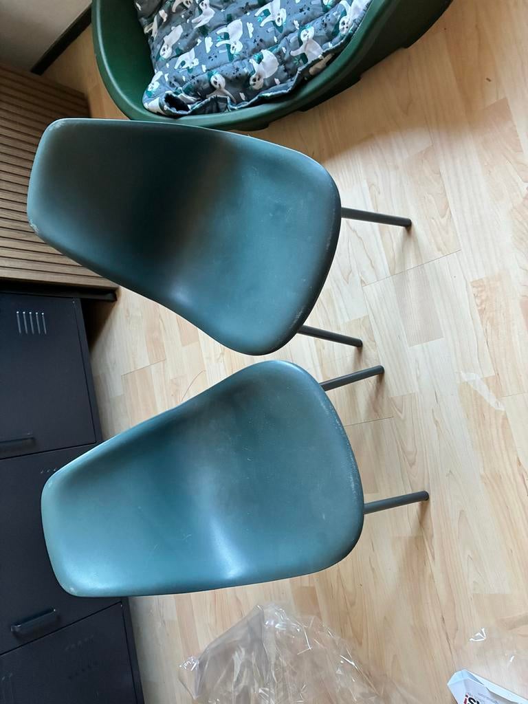 Twee donkergroene stoelen, Huis en Inrichting, Stoelen, Ophalen, Kunststof, Gebruikt, Twee