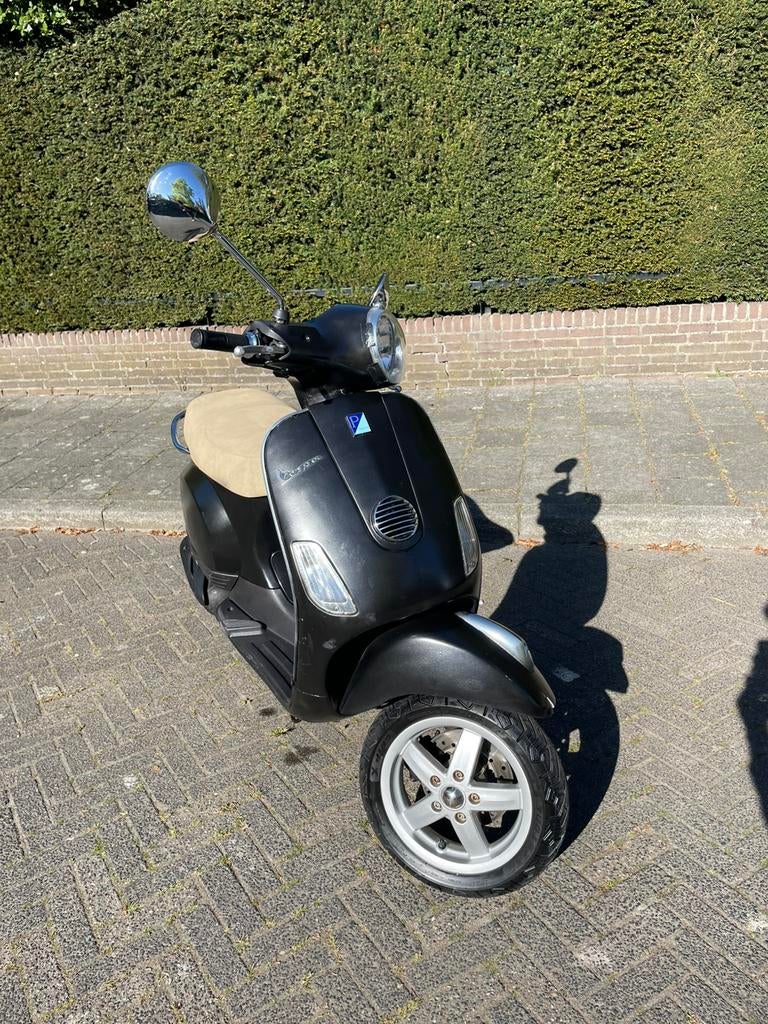Vespa lx 4t 50 cc, Fietsen en Brommers, Scooters | Vespa, Ophalen of Verzenden, Zo goed als nieuw, Benzine, Overige modellen