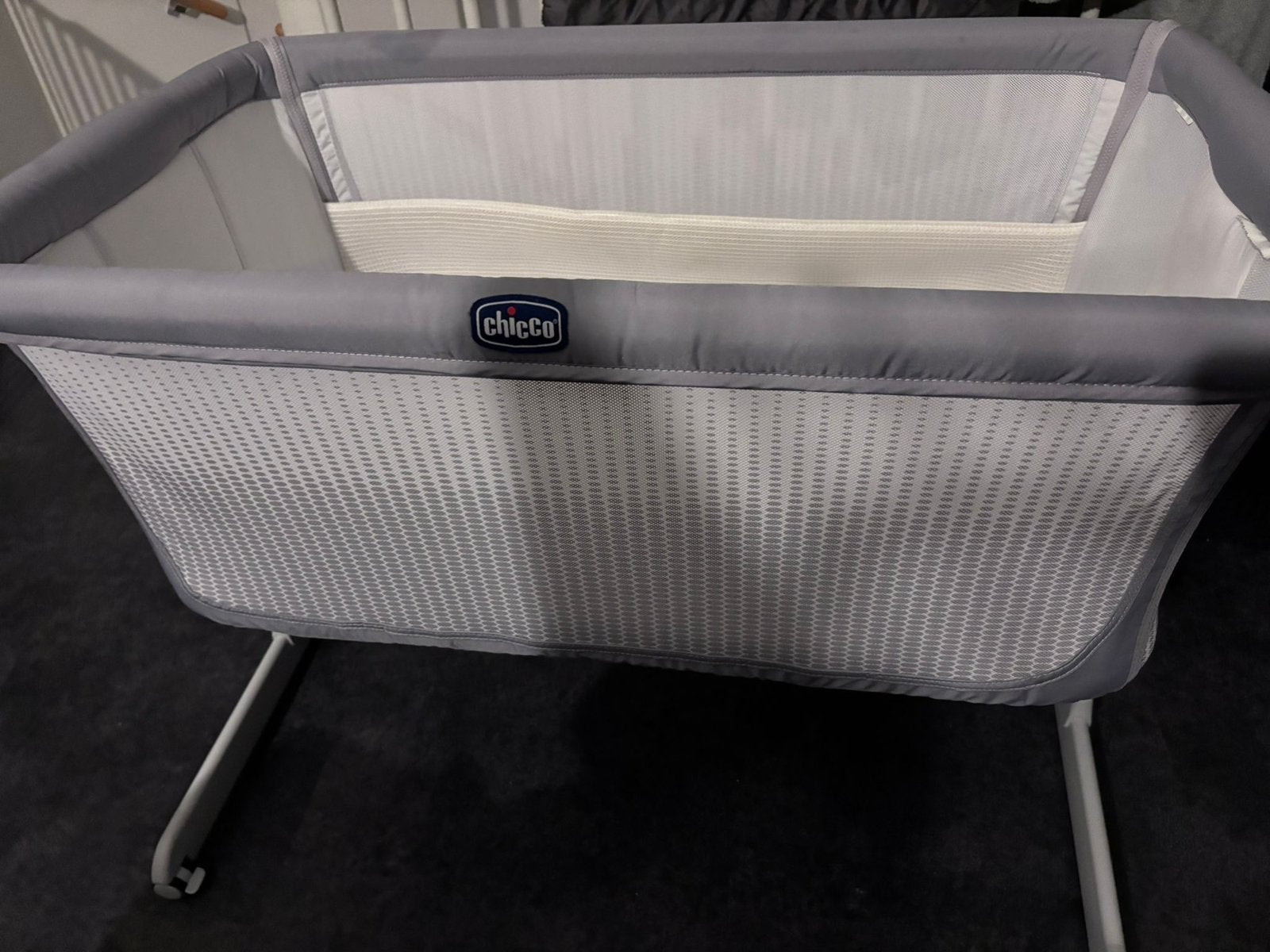 Grijze Co-sleeper next to me chicco + overtrek + “reis”tas, Ophalen, Zo goed als nieuw, Wieg