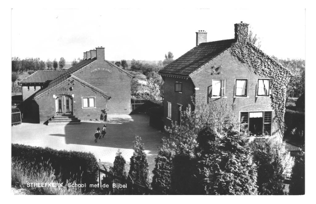983621 Streefkerk ZH jun 1968 School md Bijbel  Onbeschreven