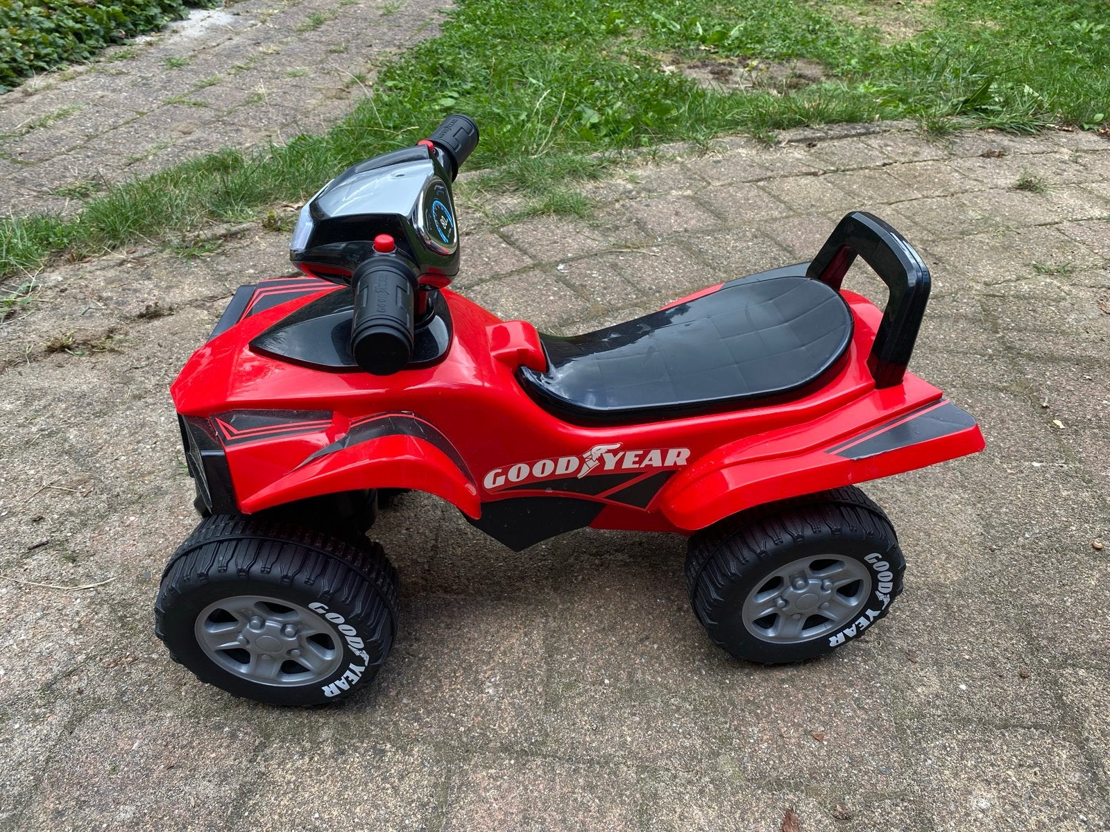 Goodyear Loopauto Quad Rood - Kinderen Loopvoertuig, Ophalen, Zo goed als nieuw, Loopvoertuig