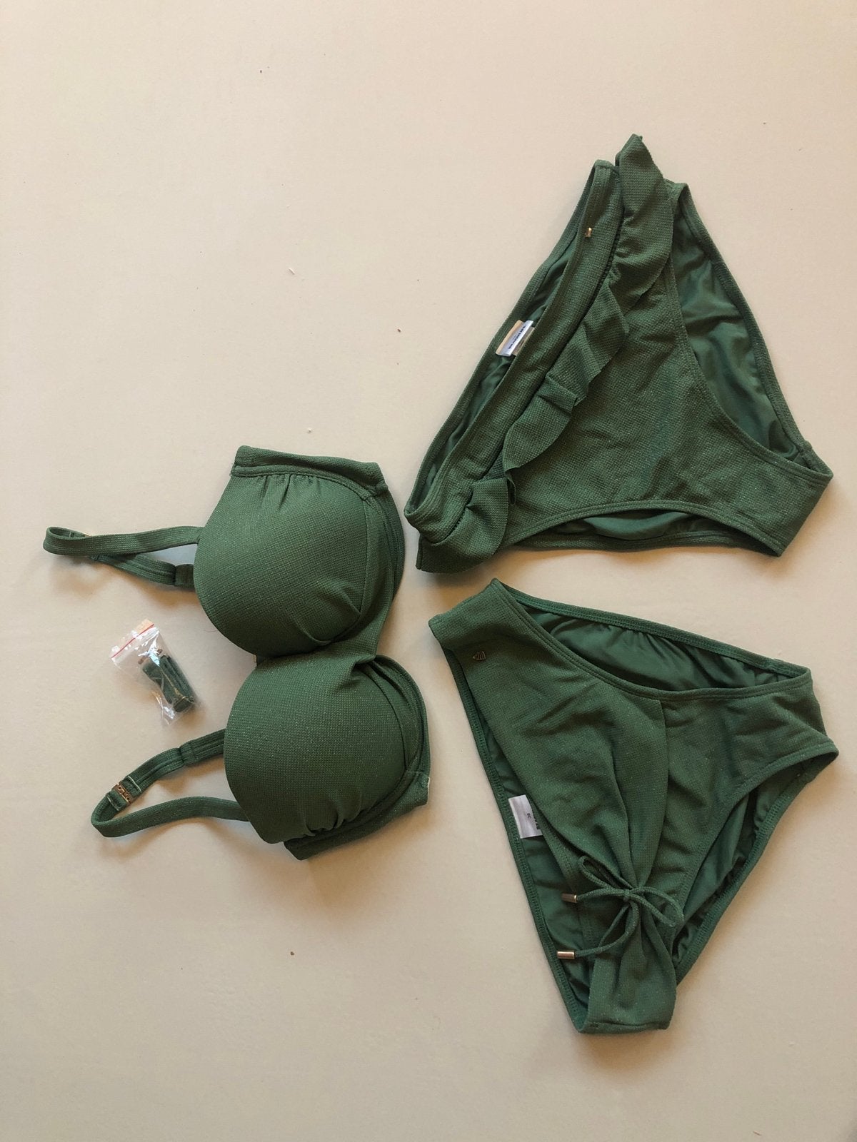 Groene Beachlife bikini set met twee broekjes, Ophalen of Verzenden, Zo goed als nieuw, Groen, Bikini
