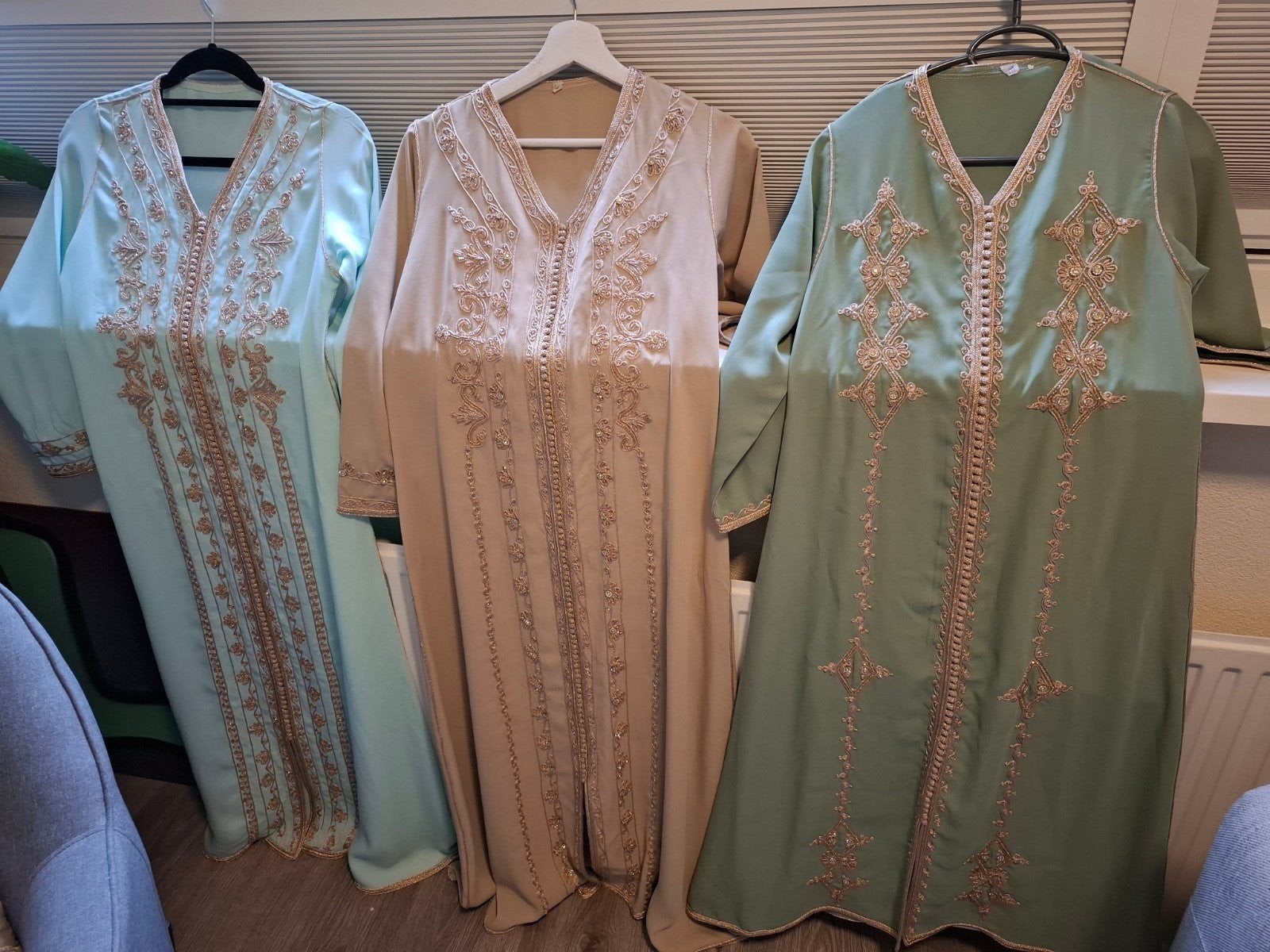 Prachtige nieuwe kaftans in diverse kleuren en maten, Ophalen of Verzenden, Nieuw, Groen, Onder de knie