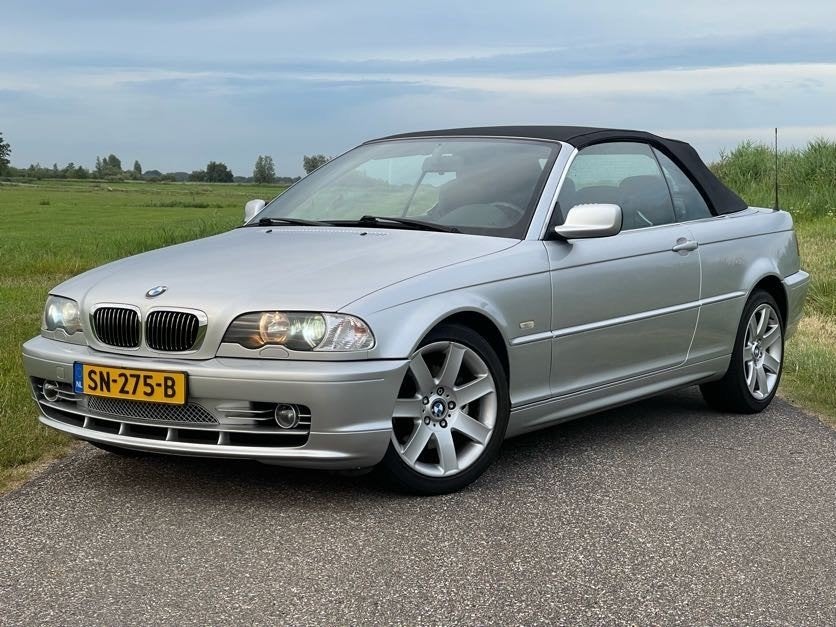 BMW e46 cabrio 2.5L 323i handbak/ Xenon/ leder+mem/ Clima, Auto's, Achterwielaandrijving, Zwart, 2494 cc, Cabriolet