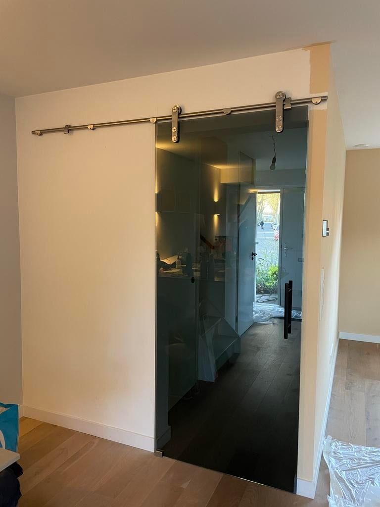 Glazen schuifdeur 90 x 212 (gerookt, ophangsysteem, roldeur), Doe-het-zelf en Verbouw, Ophalen, 80 tot 100 cm, Binnendeur, Schuifdeur