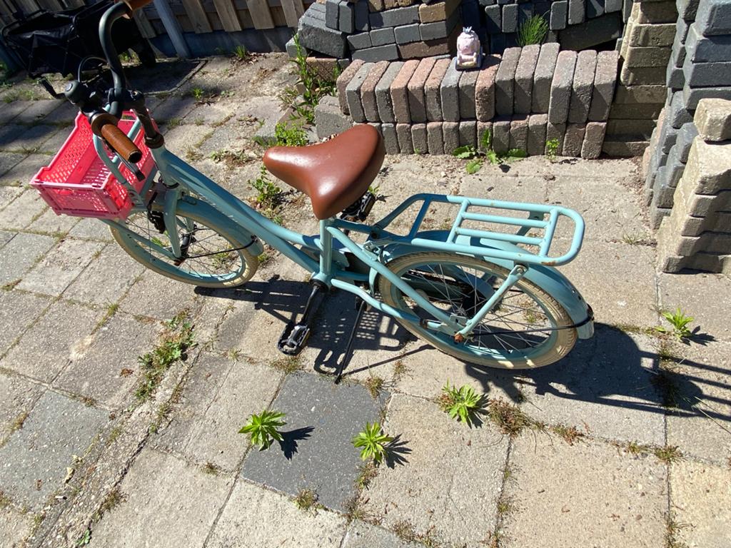 Leuke meisjesfiets 18 inch met mandje en werkende remmen, Fietsen en Brommers, Ophalen, Gebruikt, Velgrem, 16 tot 20 inch