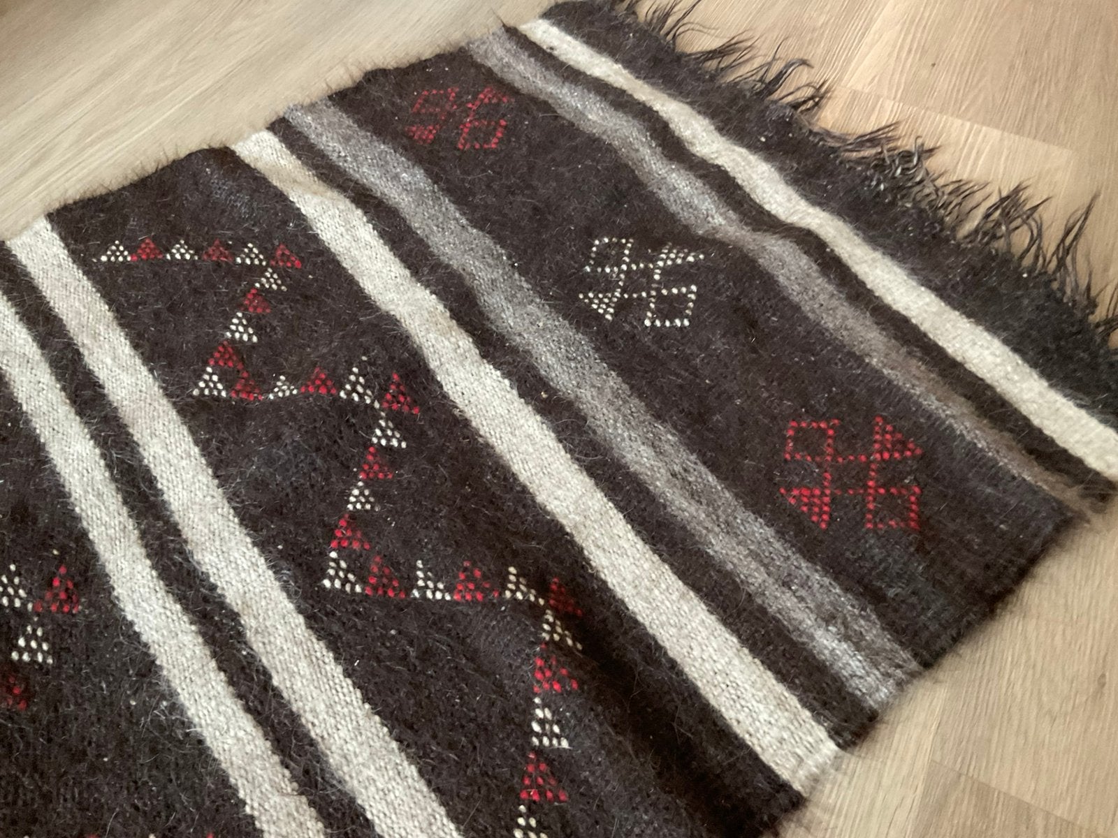 Prachtig kleed handwerk kamelenhaar NIEUW 145 bij 72, Overige materialen, 145 cm, Ophalen of Verzenden, Grijs