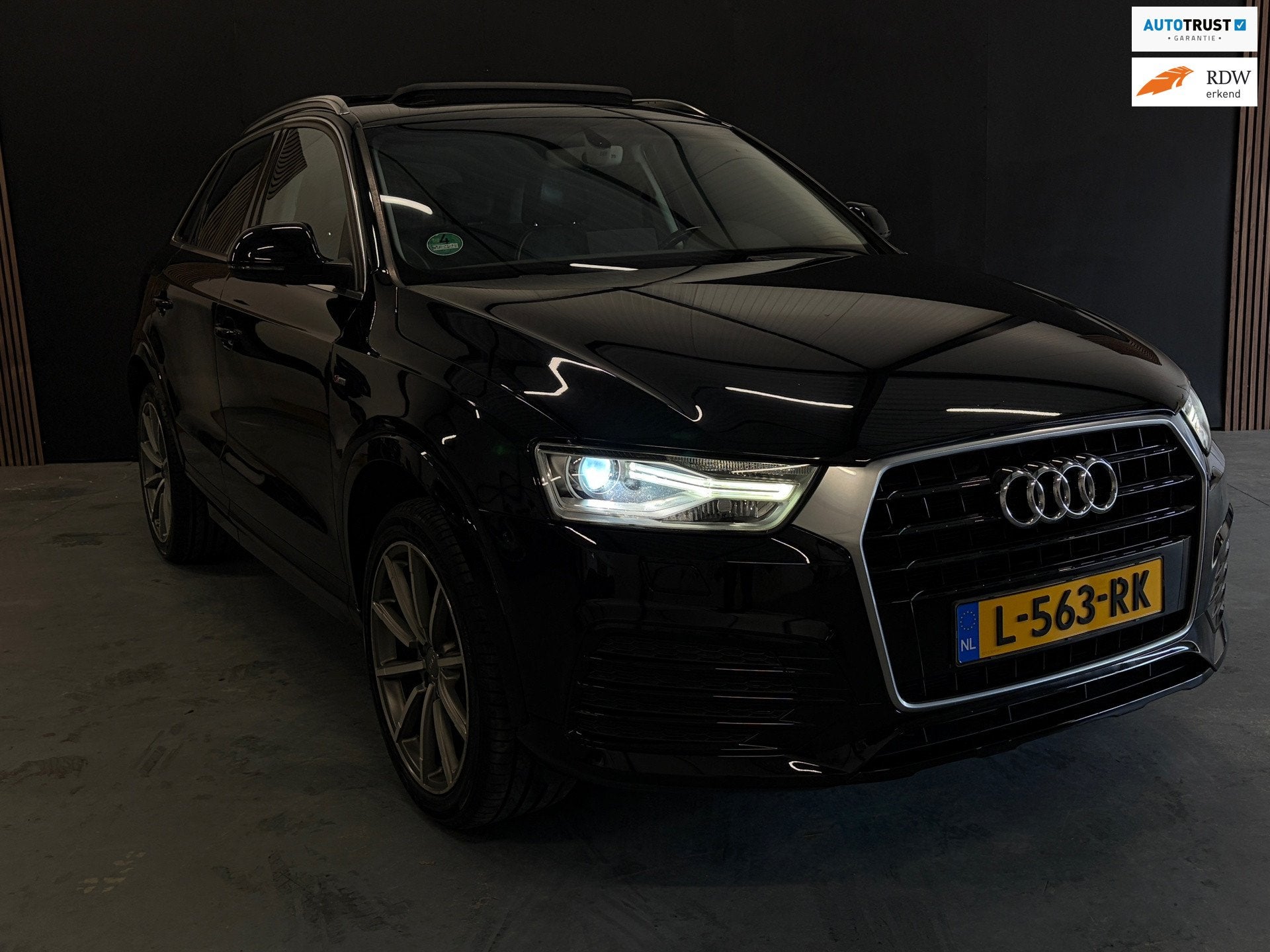 Audi Q3 1.4 TFSI CoD Design S Line Pano Stoelverwarming Face, Auto's, 1380 kg, 4 cilinders, 150 pk, Zwart