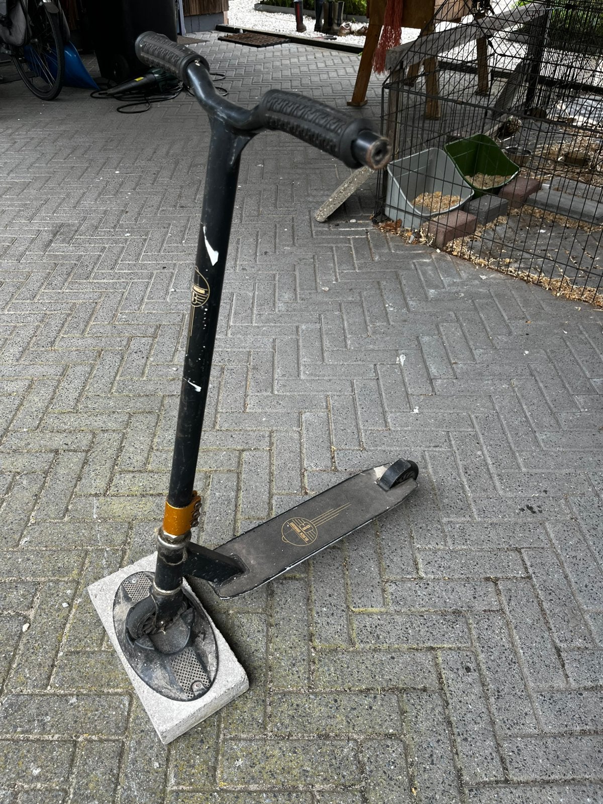 2 stuntsteps + bijbehorende standaards, Fietsen en Brommers, Ophalen, Gebruikt, Overige typen