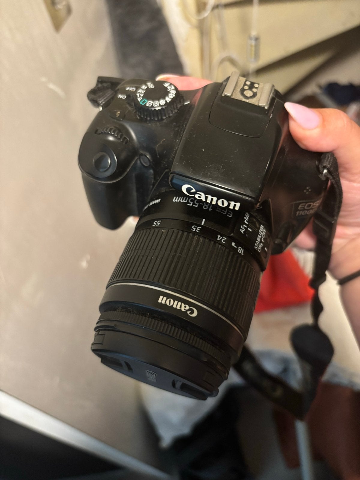 Canon EOS 1100D Spiegelreflexcamera met lens en oplader, Audio, Tv en Foto, Fotocamera's Digitaal, Ophalen, Gebruikt, Spiegelreflex