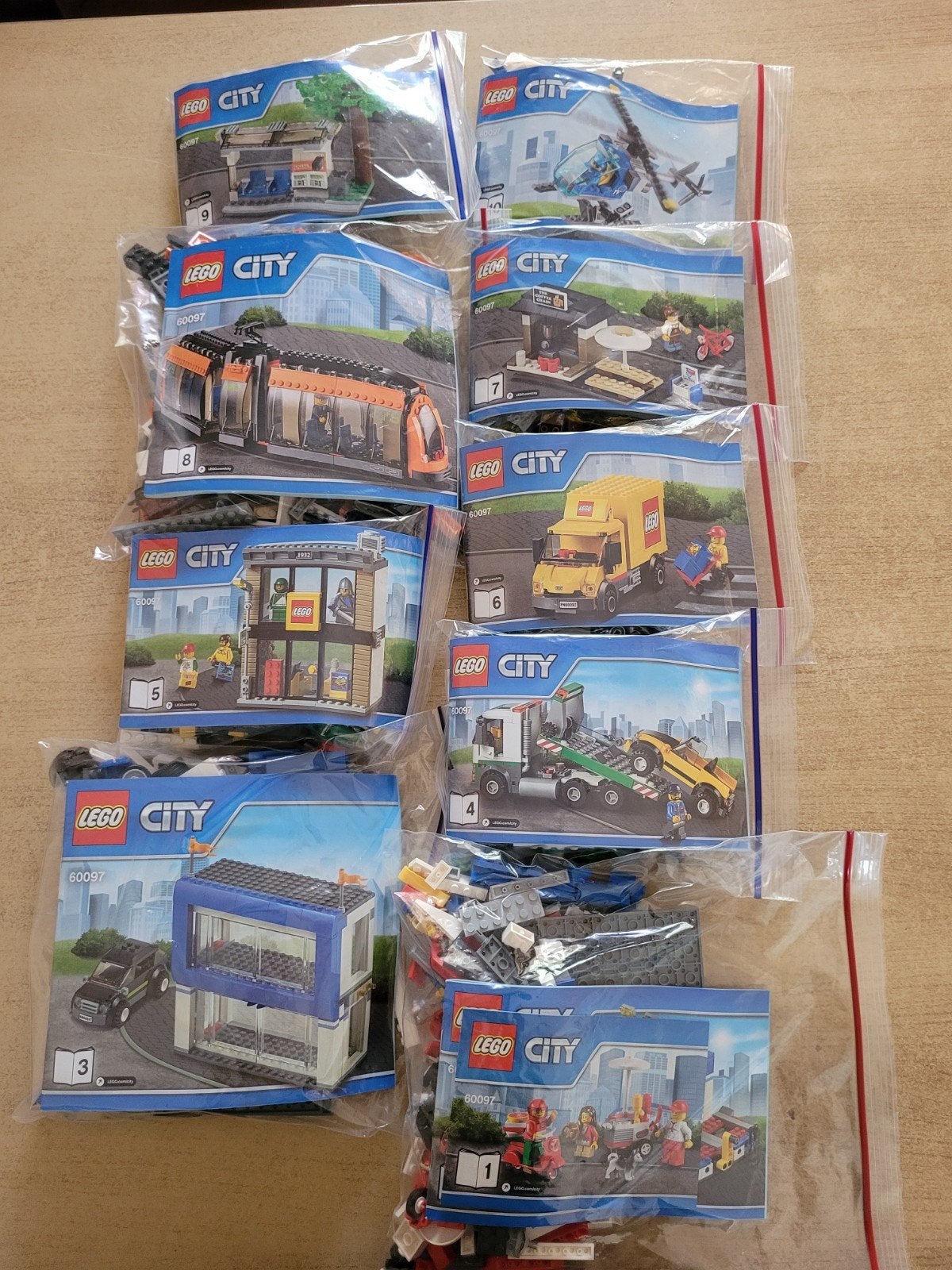 Lego City 60097 Stadhuisplein, Kinderen en Baby's, Speelgoed | Duplo en Lego, City, Lego, Ophalen of Verzenden, Zo goed als nieuw
