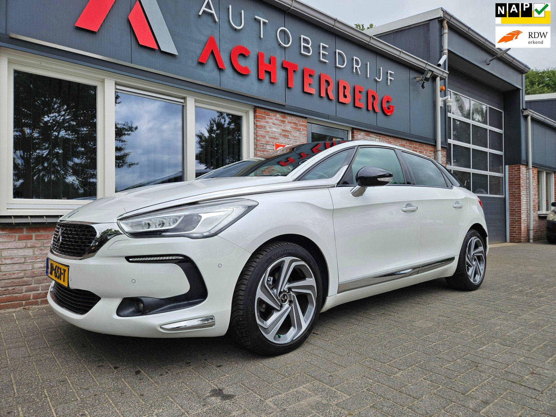 DS 5 1.6 THP Business Executive Automaat! Trekhaak! Mooie/Ne, Auto's, Gebruikt, Euro 6, 4 cilinders, Leder en Stof