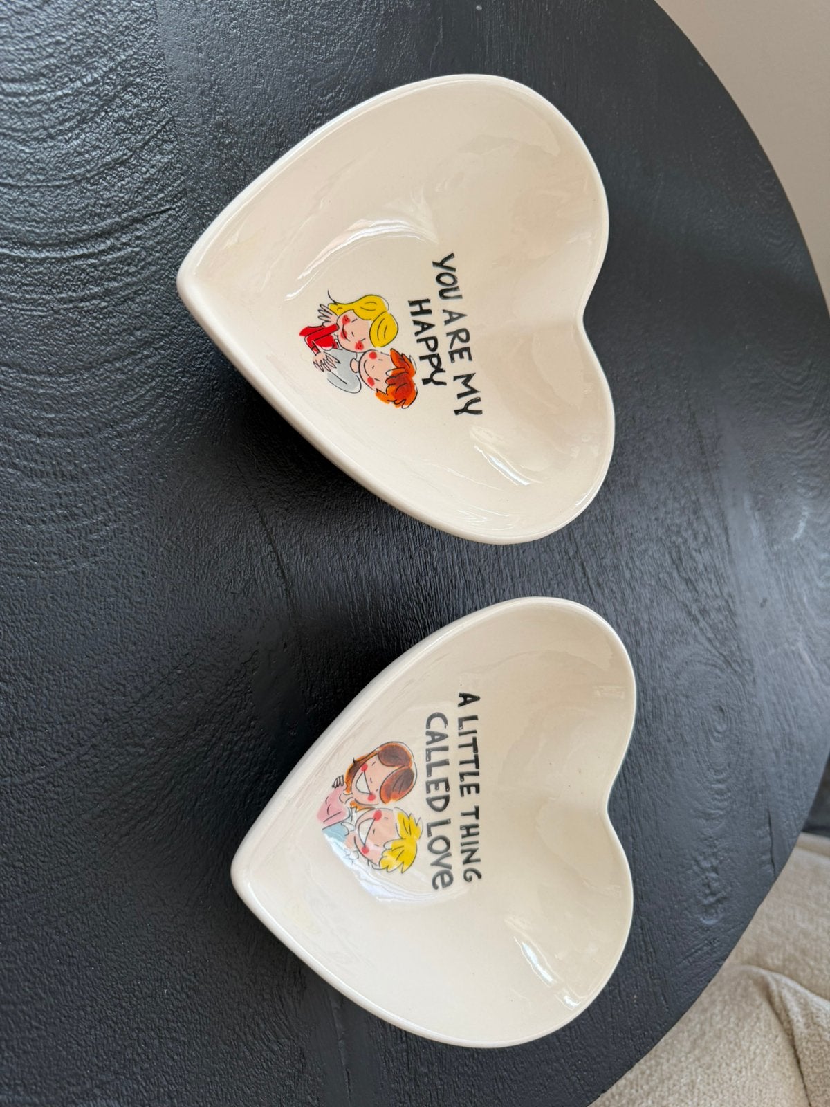 Blond Amsterdam hartvormige schaaltjes / petitfours, Ophalen of Verzenden, Zo goed als nieuw, Aardewerk, Schaal of Schalen