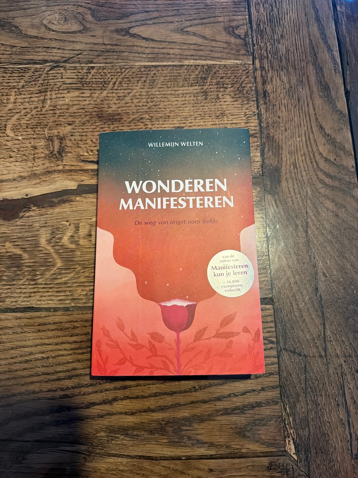 Wonderen Manifesteren: De weg van angst naar liefde, Ophalen of Verzenden, Zo goed als nieuw, Spiritualiteit algemeen, Achtergrond en Informatie