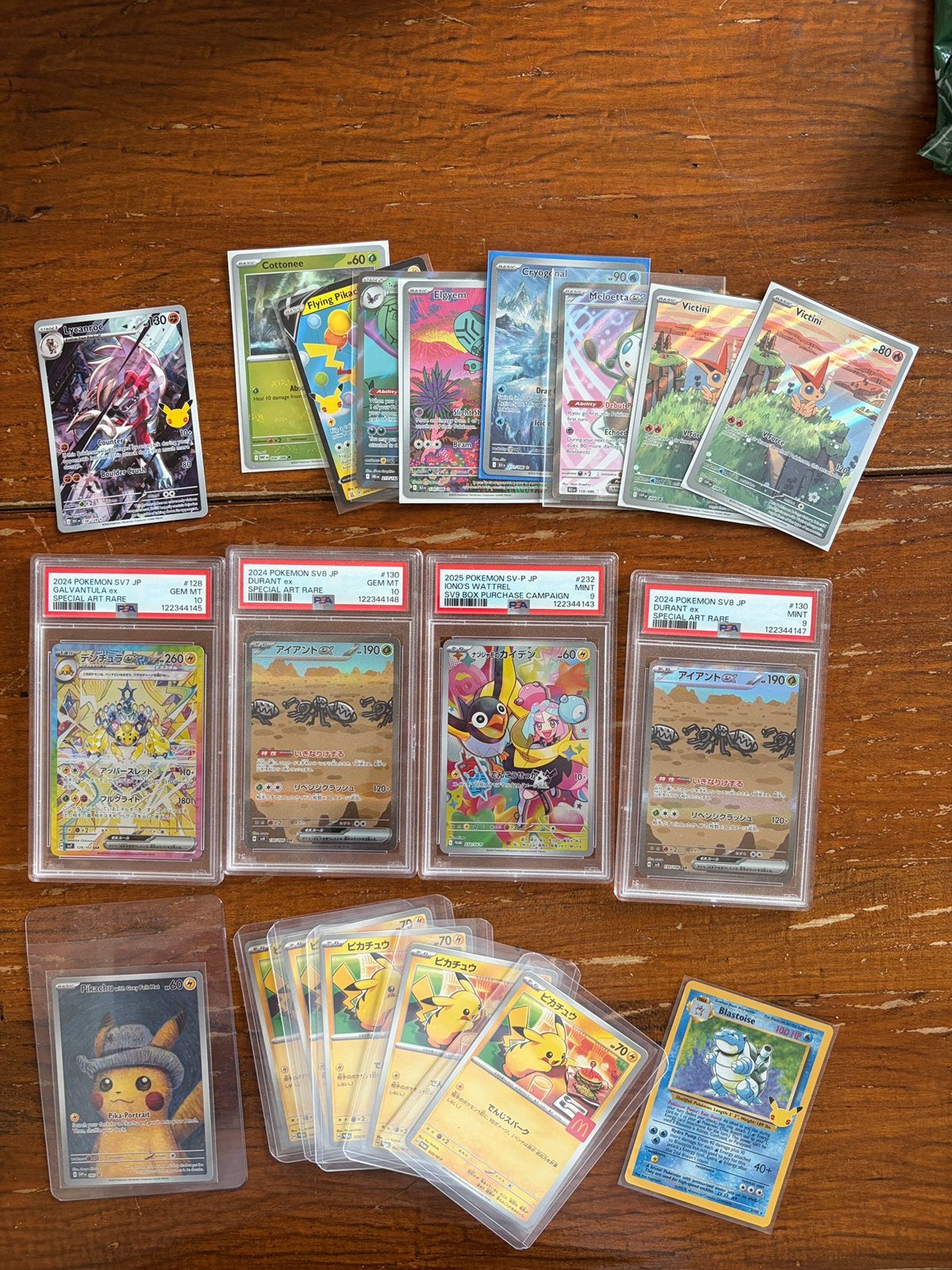 pokemon kaarten bundel met oa pikachu van gogh grey felt, Ophalen of Verzenden, Zo goed als nieuw, Meerdere kaarten